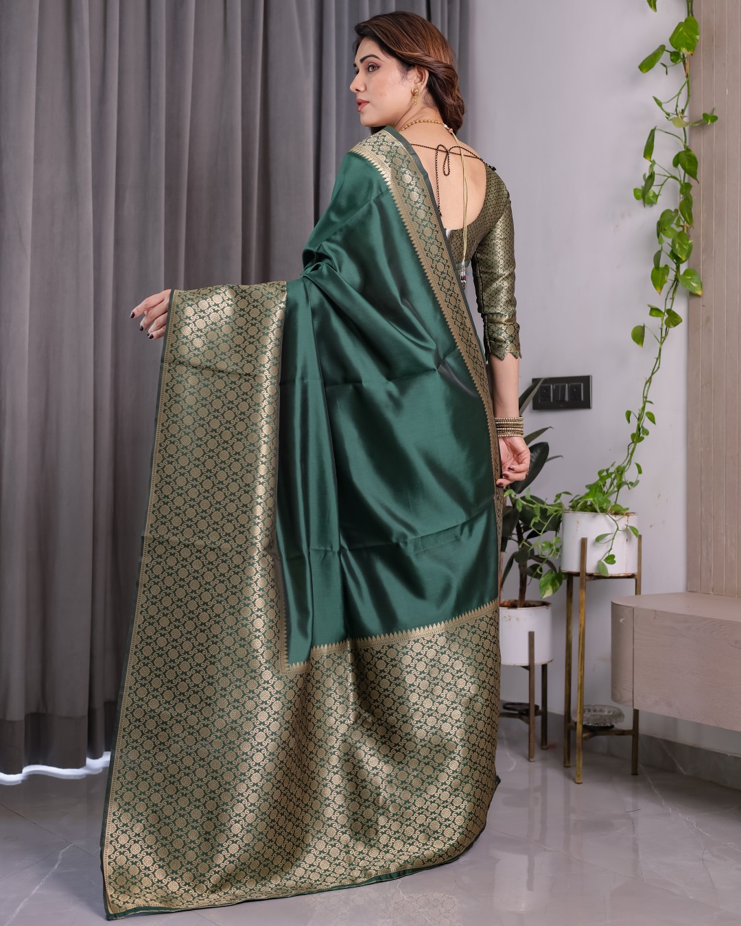 Pure Kanjivaram Silk Saree with All-Over Golden Jacquard Weaving & Designer Blouse | 5.5m Saree + 0.8m Blouse Piece(Pack of 1)
