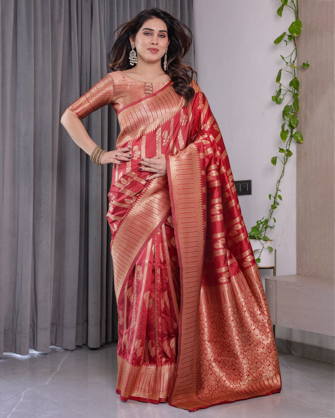 Pure Kanjivaram Silk Saree with Gold Striped Floral Pallu & Heavy Zari Border | 5.5m Saree + 0.8m Jacquard Blouse Piece(Pack of 1)