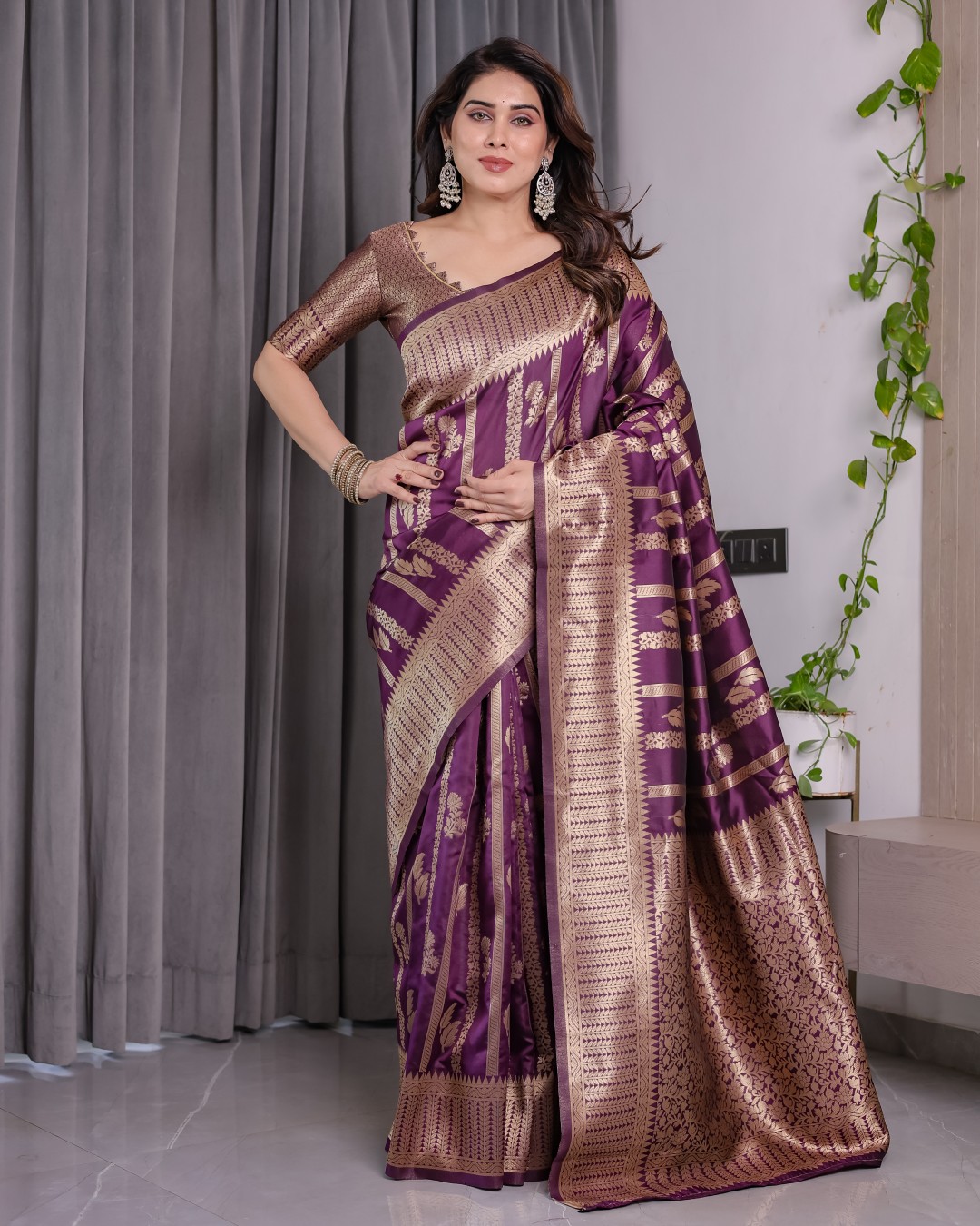 Pure Kanjivaram Silk Saree with Gold Striped Floral Pallu & Heavy Zari Border | 5.5m Saree + 0.8m Jacquard Blouse Piece(Pack of 1)