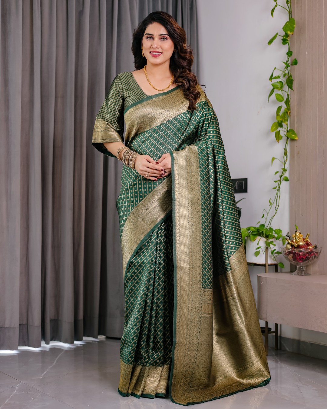 Pure Kanjivaram Silk Saree with Gold Zari Striped Floral Pallu & Broad Border | 5.5m Saree + 0.8m Jacquard Blouse Piece(Pack of 1)