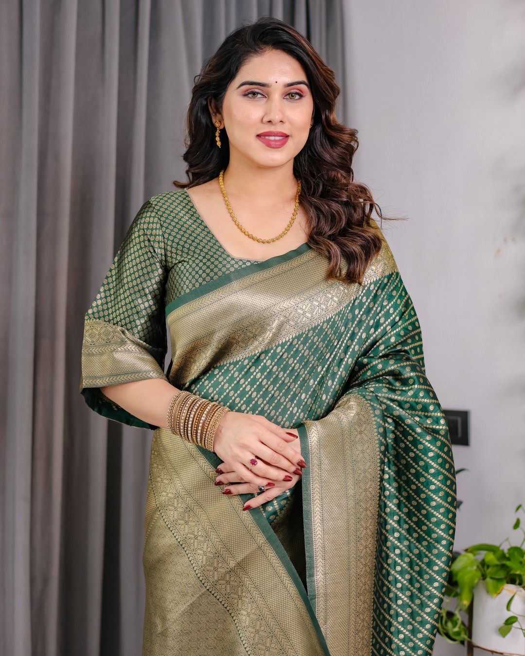 Pure Kanjivaram Silk Saree with Gold Zari Striped Floral Pallu & Broad Border | 5.5m Saree + 0.8m Jacquard Blouse Piece(Pack of 1)