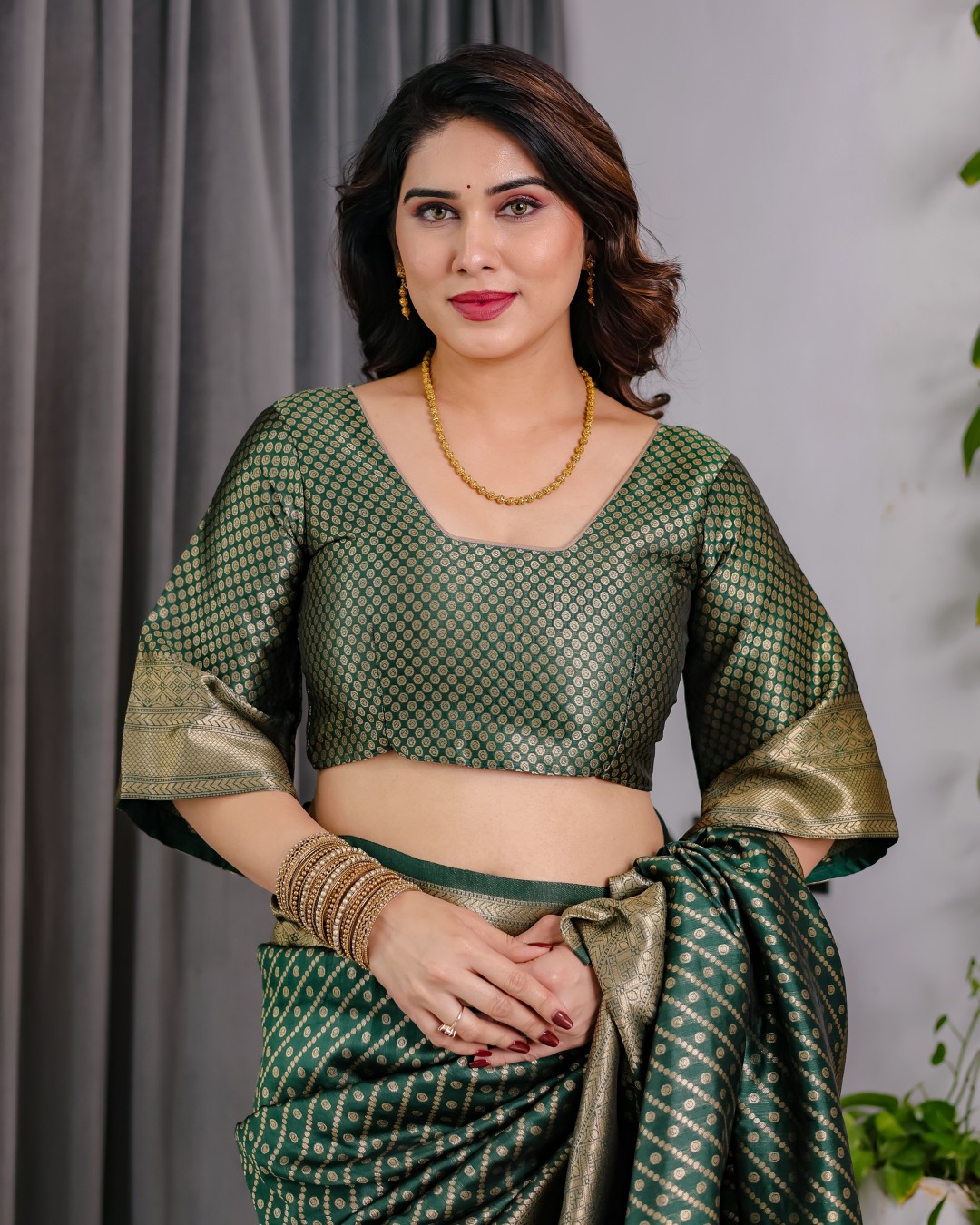 Pure Kanjivaram Silk Saree with Gold Zari Striped Floral Pallu & Broad Border | 5.5m Saree + 0.8m Jacquard Blouse Piece(Pack of 1)