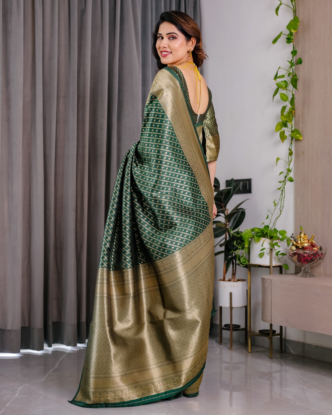 Pure Kanjivaram Silk Saree with Gold Zari Striped Floral Pallu & Broad Border | 5.5m Saree + 0.8m Jacquard Blouse Piece(Pack of 1)