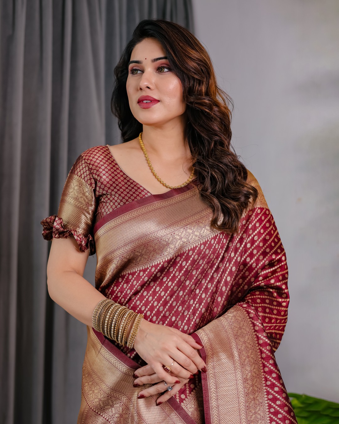 Pure Kanjivaram Silk Saree with Gold Zari Striped Floral Pallu & Broad Border | 5.5m Saree + 0.8m Jacquard Blouse Piece(Pack of 1)