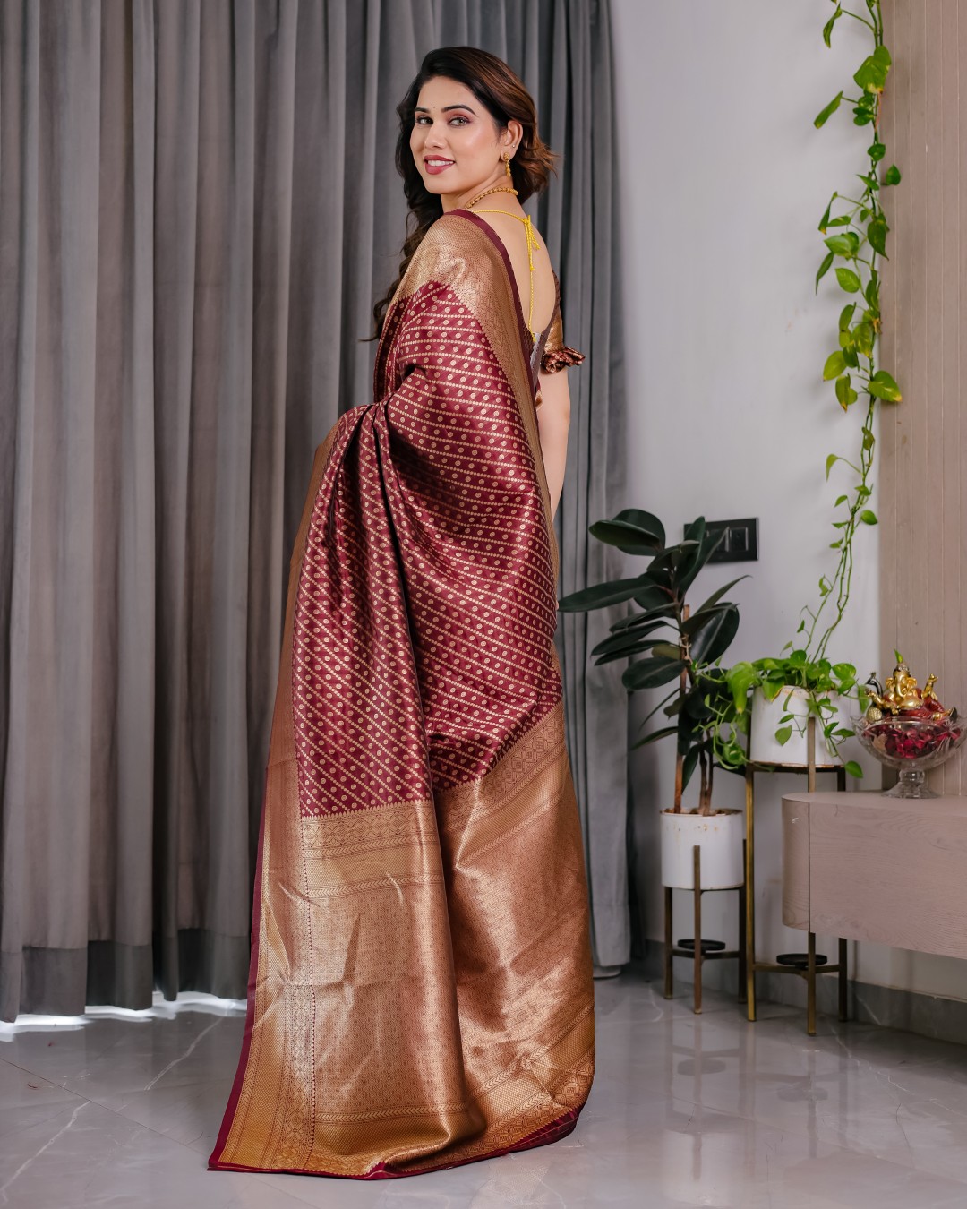 Pure Kanjivaram Silk Saree with Gold Zari Striped Floral Pallu & Broad Border | 5.5m Saree + 0.8m Jacquard Blouse Piece(Pack of 1)