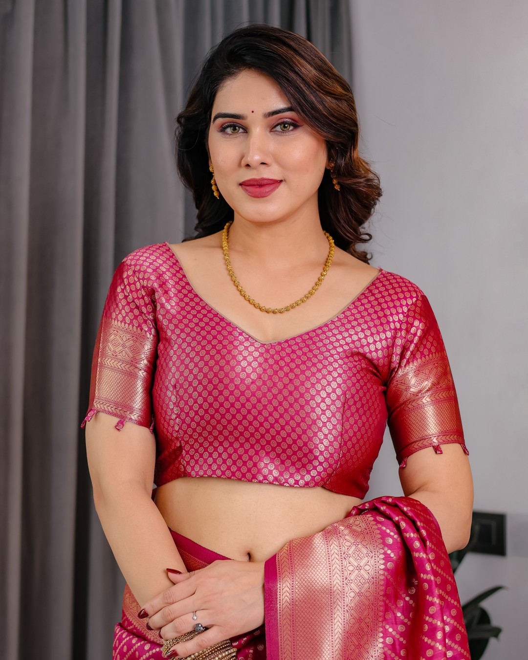 Pure Kanjivaram Silk Saree with Gold Zari Striped Floral Pallu & Broad Border | 5.5m Saree + 0.8m Jacquard Blouse Piece(Pack of 1)