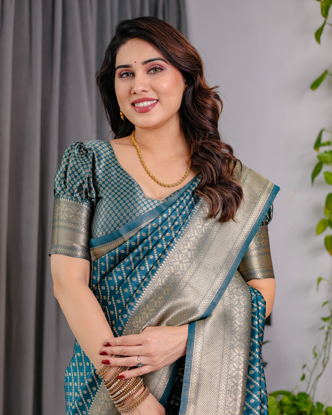 Pure Kanjivaram Silk Saree with Gold Zari Striped Floral Pallu & Broad Border | 5.5m Saree + 0.8m Jacquard Blouse Piece(Pack of 1)