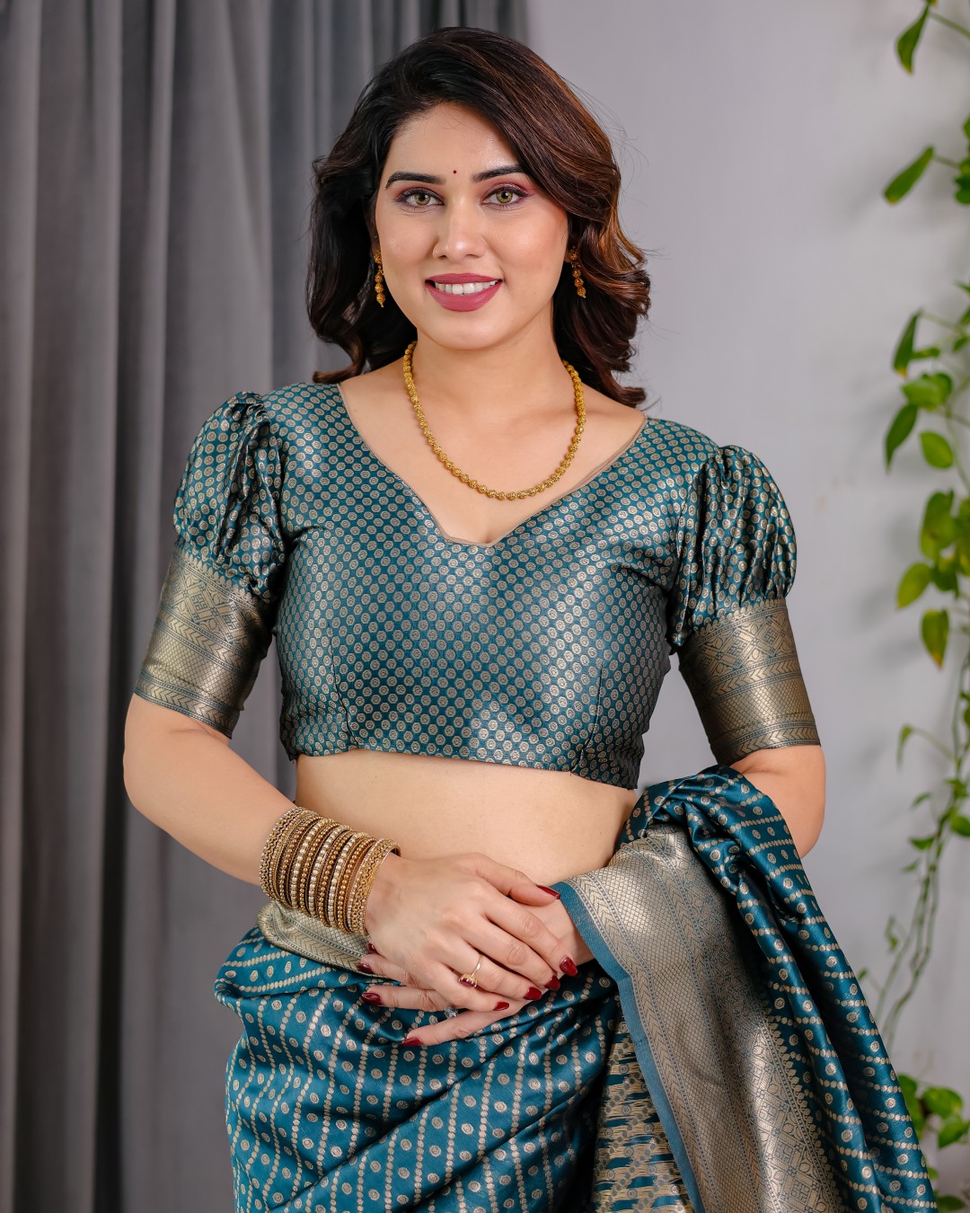 Pure Kanjivaram Silk Saree with Gold Zari Striped Floral Pallu & Broad Border | 5.5m Saree + 0.8m Jacquard Blouse Piece(Pack of 1)