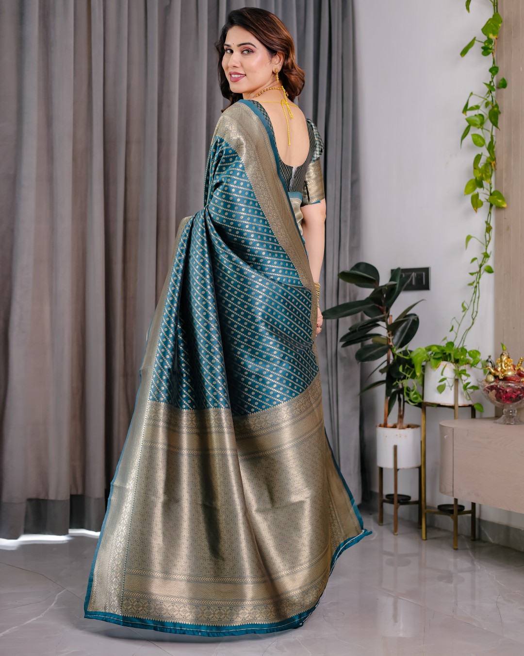Pure Kanjivaram Silk Saree with Gold Zari Striped Floral Pallu & Broad Border | 5.5m Saree + 0.8m Jacquard Blouse Piece(Pack of 1)