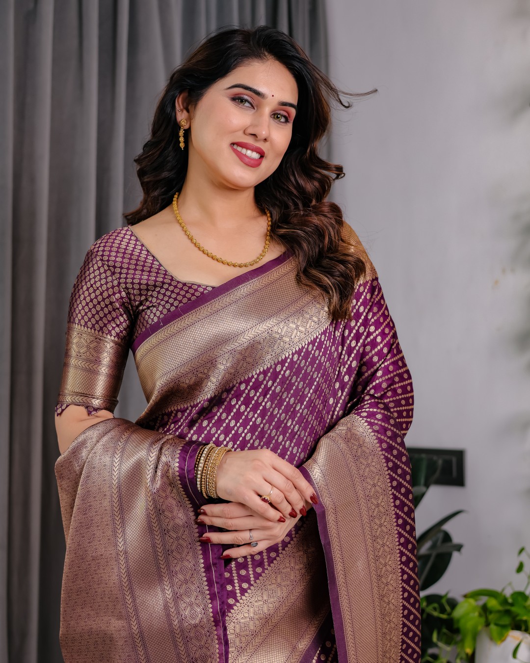 Pure Kanjivaram Silk Saree with Gold Zari Striped Floral Pallu & Broad Border | 5.5m Saree + 0.8m Jacquard Blouse Piece(Pack of 1)