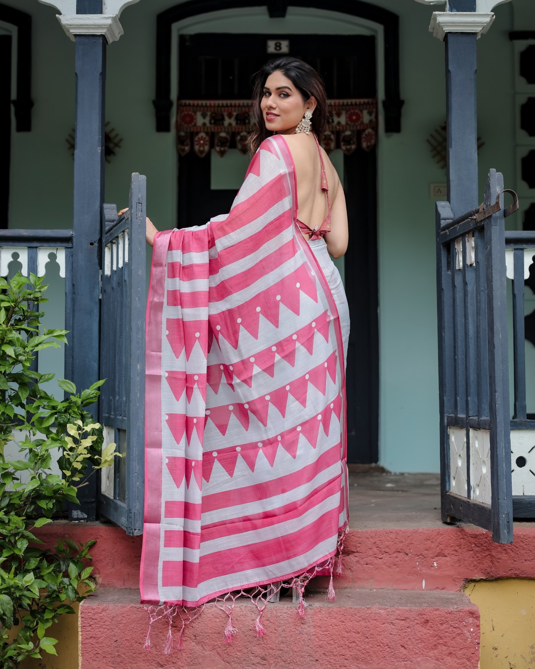 Pure Cotton Linen Saree with Floral Print, Blouse, and Tassel Detailing(Pack of 1)