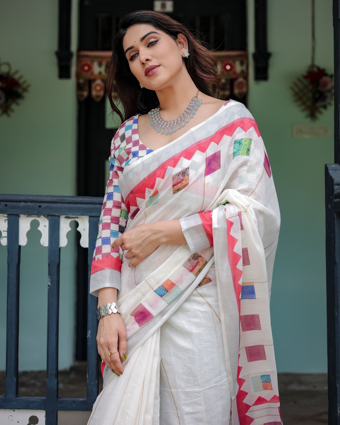 Pure Cotton Linen Saree with Floral Print, Blouse, and Tassel Detailing(Pack of 1)