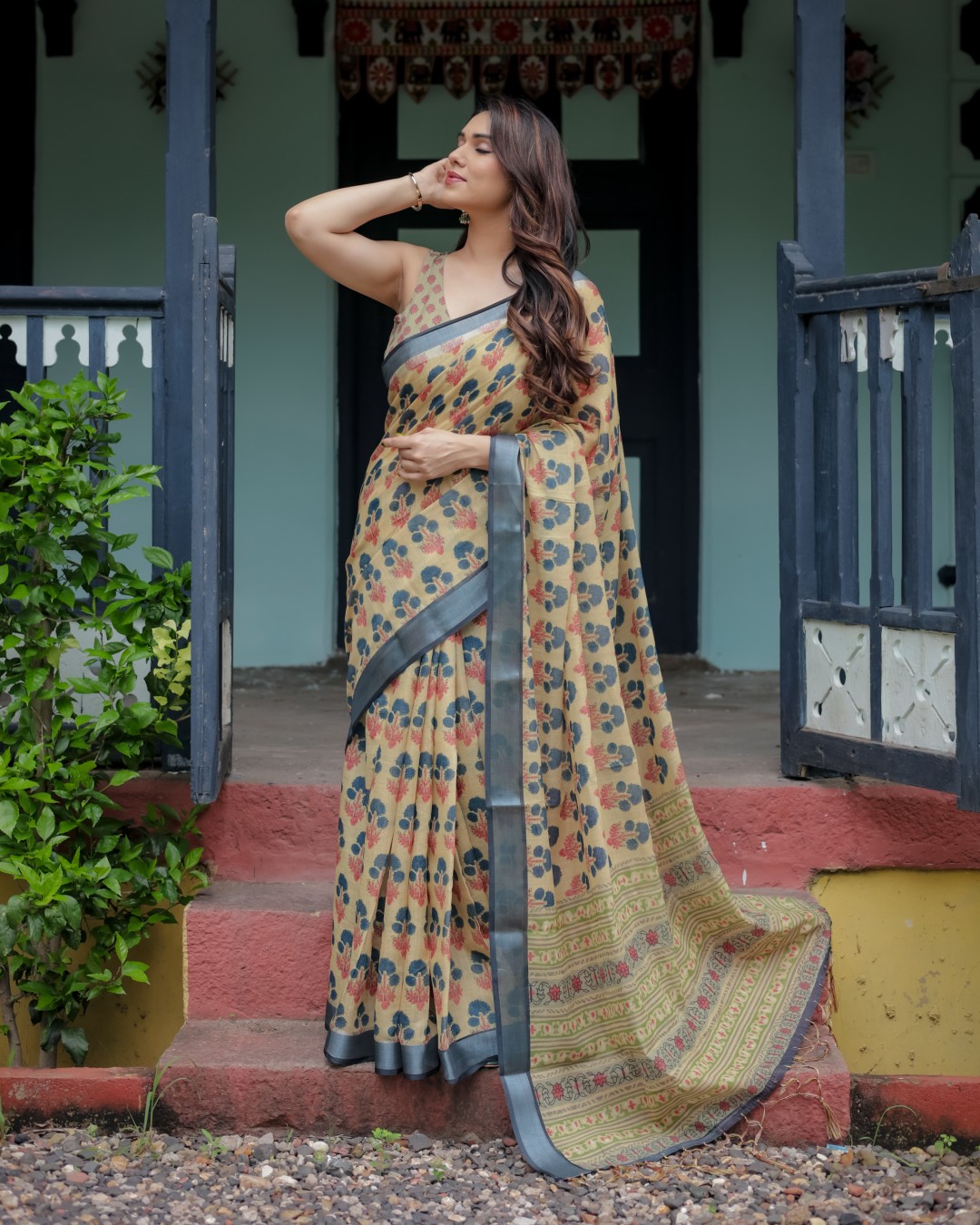 Pure Cotton Linen Saree with Leafy Paisley Print, Blouse, and Tassel Detailing(Pack of 1)