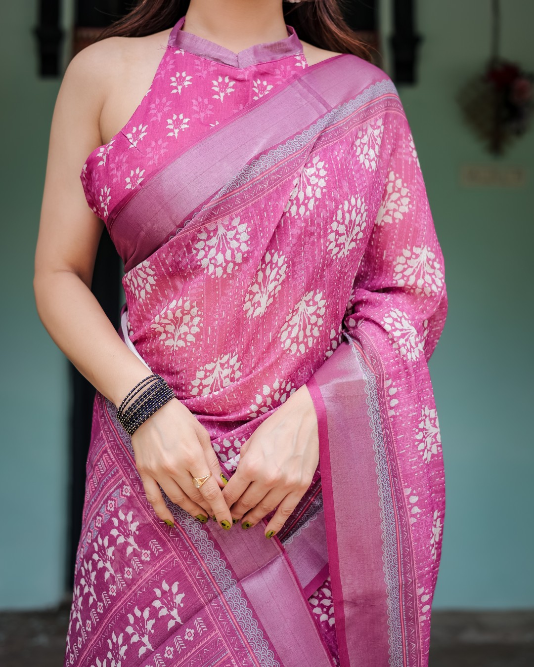 Pure Cotton Linen Saree with Pink and White Ikat Design, Blouse, and Tassel Detailing (Pack of 1)