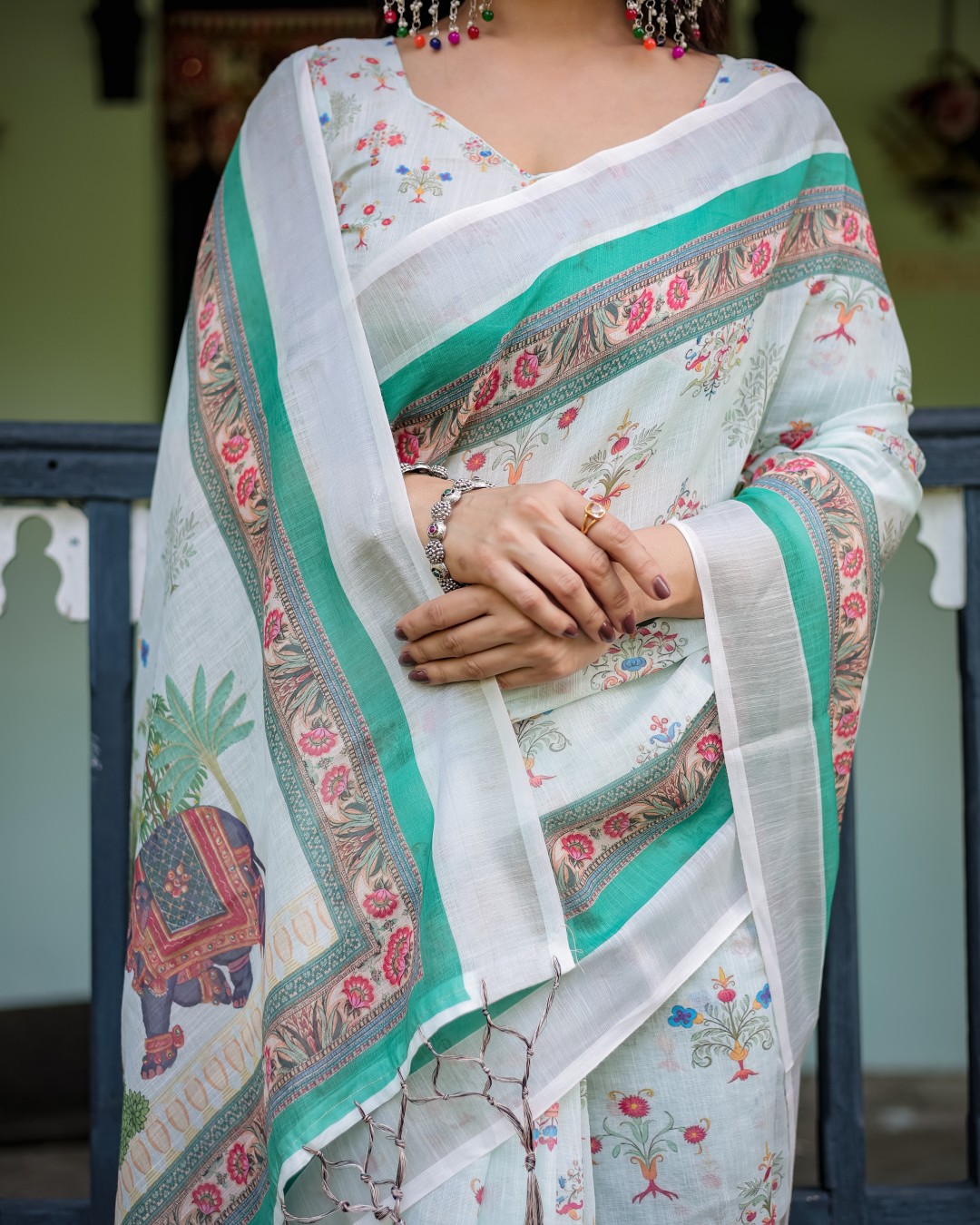 Elegant Floral Printed Pure Cotton Linen Saree in Ivory with Teal Border and Blouse, Tassels on Edges (Pack of 1)