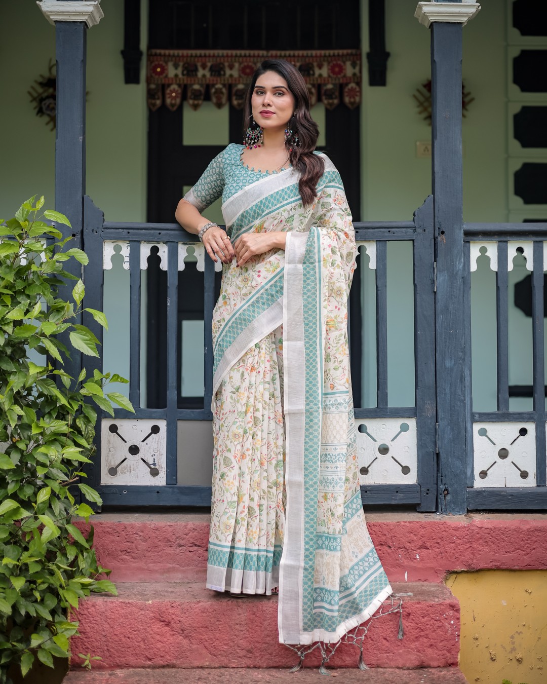 Elegant Floral Printed Pure Cotton Linen Saree in Ivory with Teal Border and Blouse, Tassels on Edges (Pack of 1)