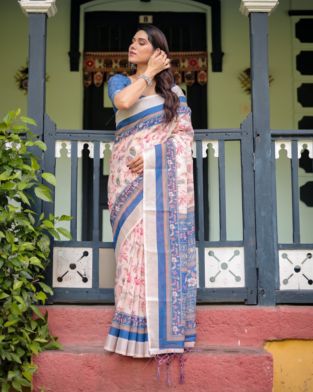 Elegant Floral Printed Pure Cotton Linen Saree in Ivory with Teal Border and Blouse, Tassels on Edges (Pack of 1)