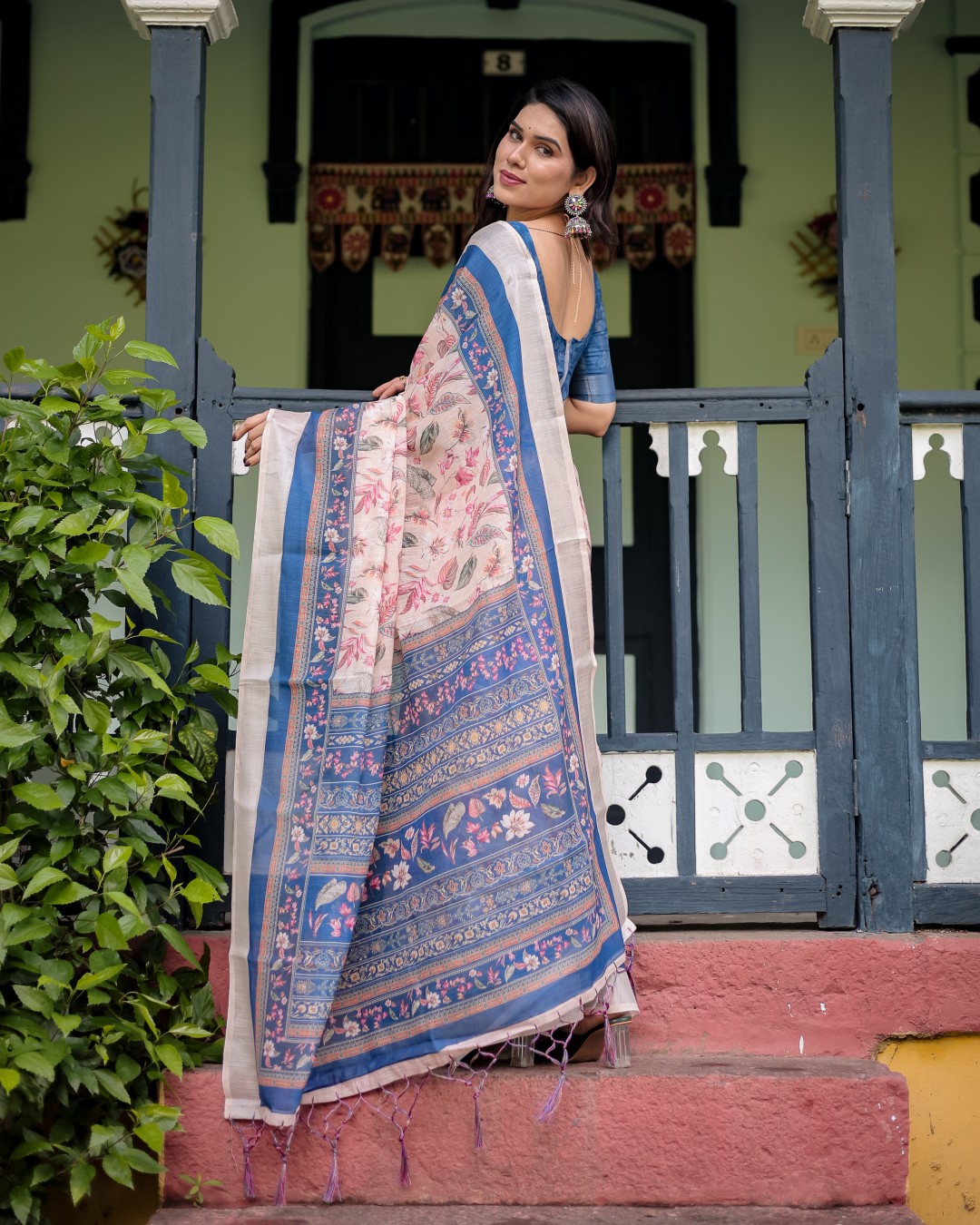 Elegant Floral Printed Pure Cotton Linen Saree in Ivory with Teal Border and Blouse, Tassels on Edges (Pack of 1)