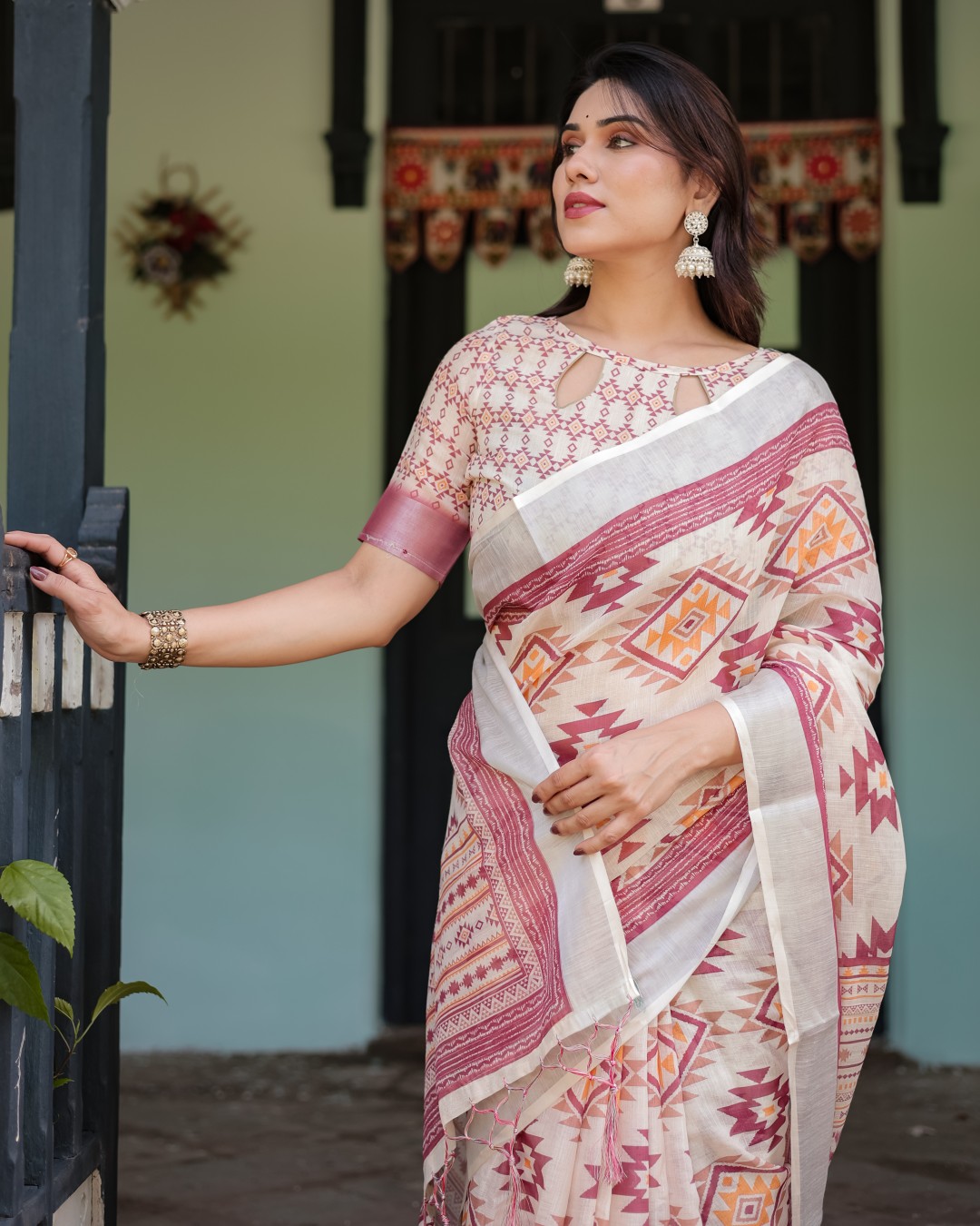 Elegant Floral Print Pure Cotton Linen Saree in Ivory with Multi-Color Florals and Tassels(Pack of 1)