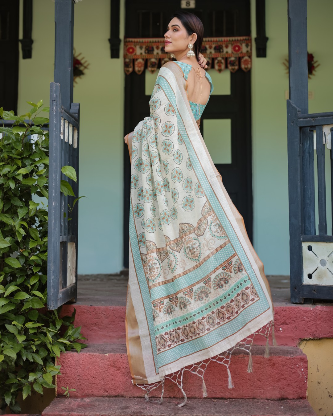 Elegant Floral Print Pure Cotton Linen Saree in Ivory with Multi-Color Florals and Tassels(Pack of 1)