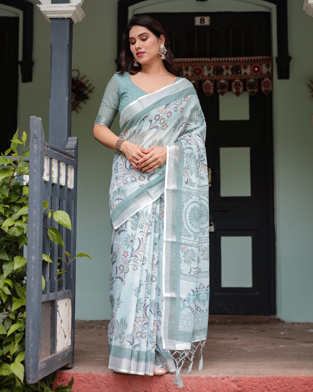 Pure Cotton Linen Saree with Intricate Geometric Pattern and Tassels on Edges(Pack of 1)