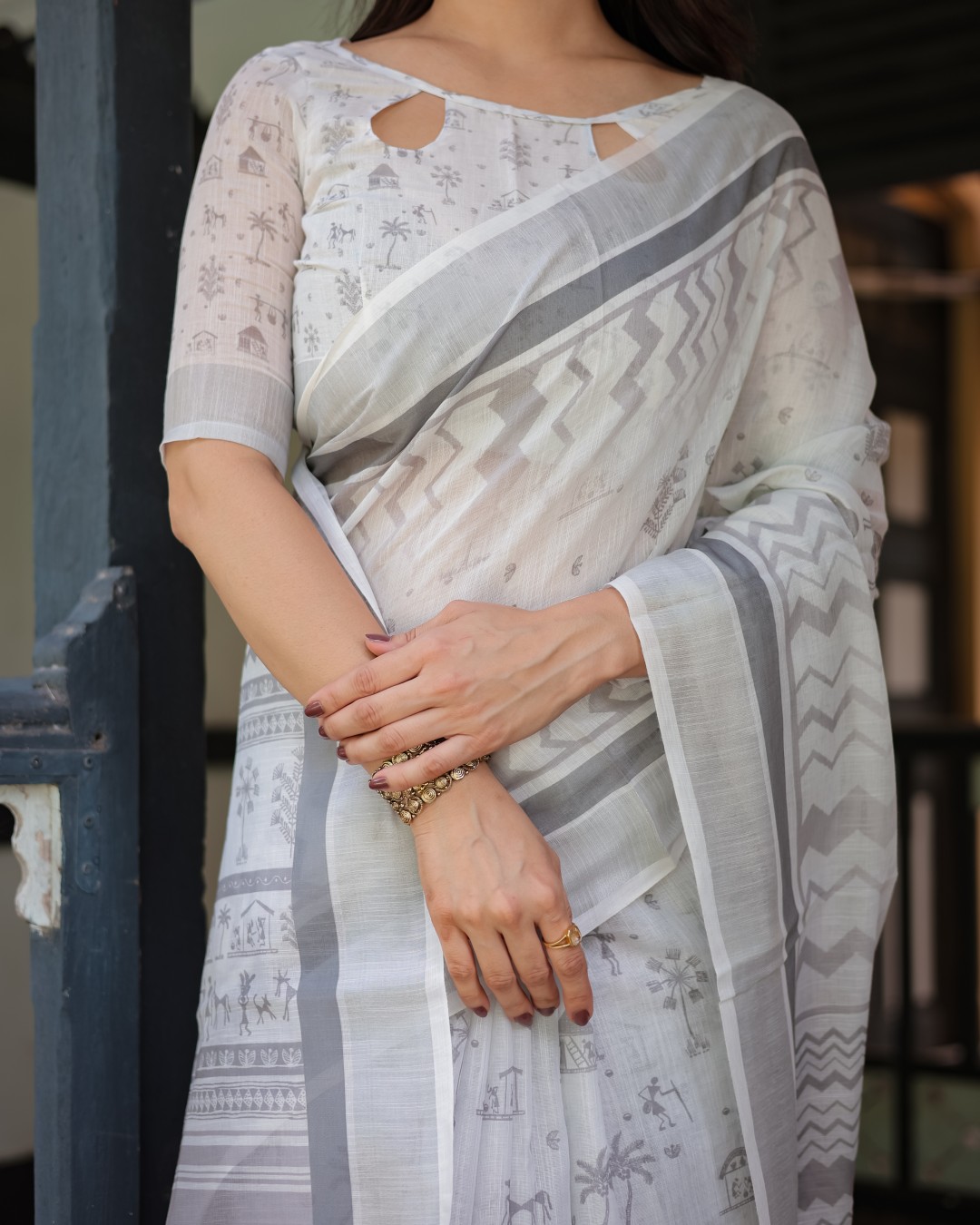 Pure Cotton Linen Saree with Intricate Grey and White Pattern, Complete with Blouse and Tassels(Pack of 1)