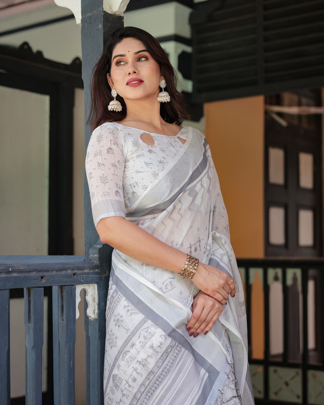 Pure Cotton Linen Saree with Intricate Grey and White Pattern, Complete with Blouse and Tassels(Pack of 1)
