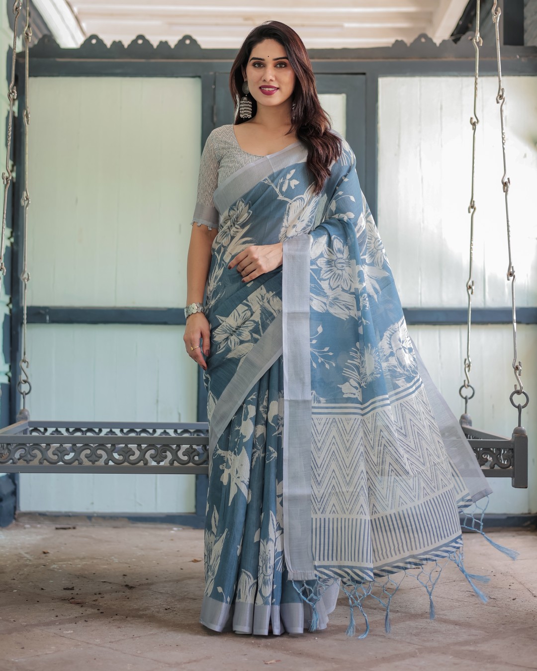 Pure Cotton Linen Saree with Intricate Grey and White Pattern, Complete with Blouse and Tassels(Pack of 1)