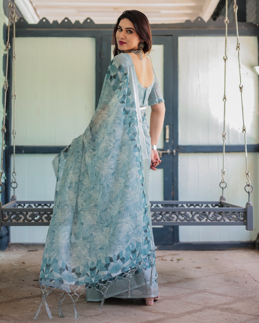 Pure Cotton Linen Saree with Intricate Grey and White Pattern, Complete with Blouse and Tassels(Pack of 1)