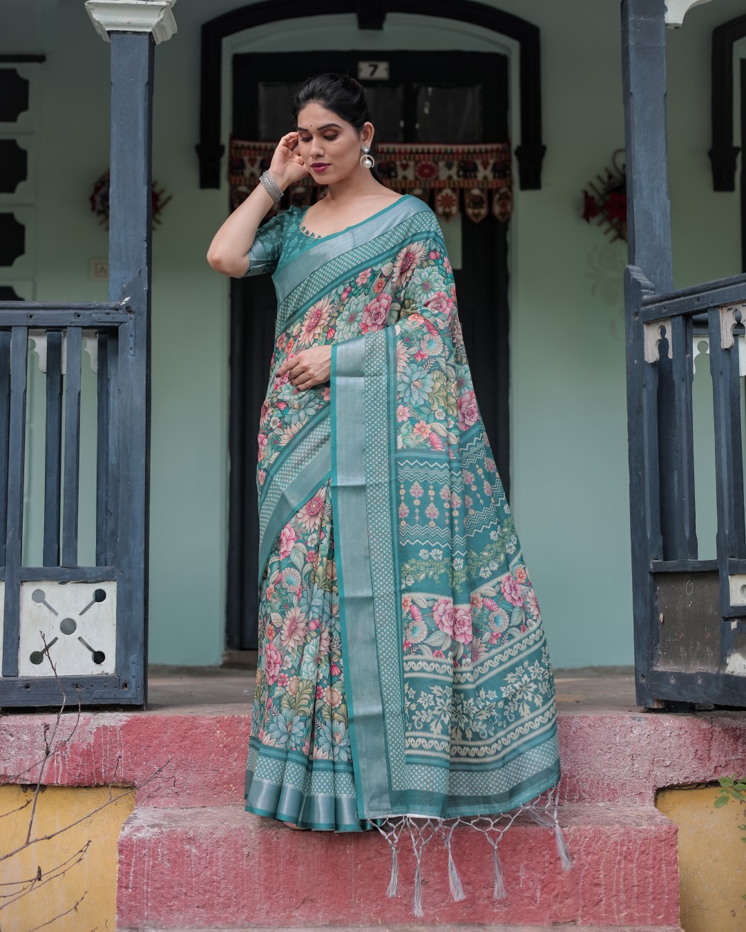 Geometric & Floral Print Pure Cotton Linen Saree with Blouse and Tassels(Pack of 1)