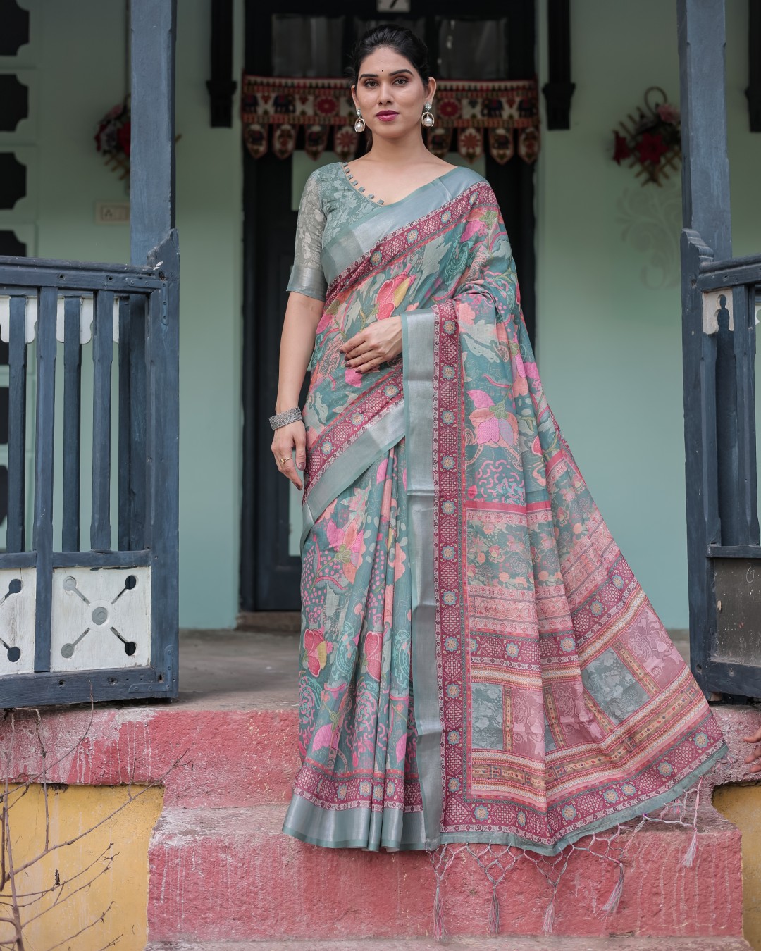 Geometric & Floral Print Pure Cotton Linen Saree with Blouse and Tassels(Pack of 1)