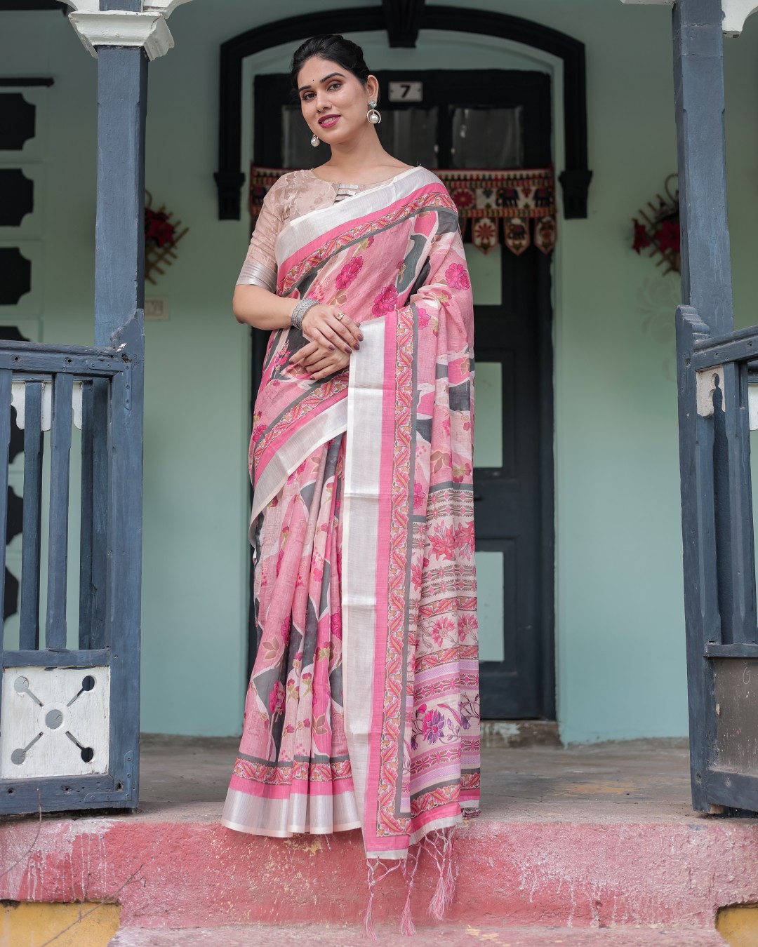 Pure Cotton Linen Saree with Floral and Foliage Prints, Contrast Border, and Tassels(Pack of 1)