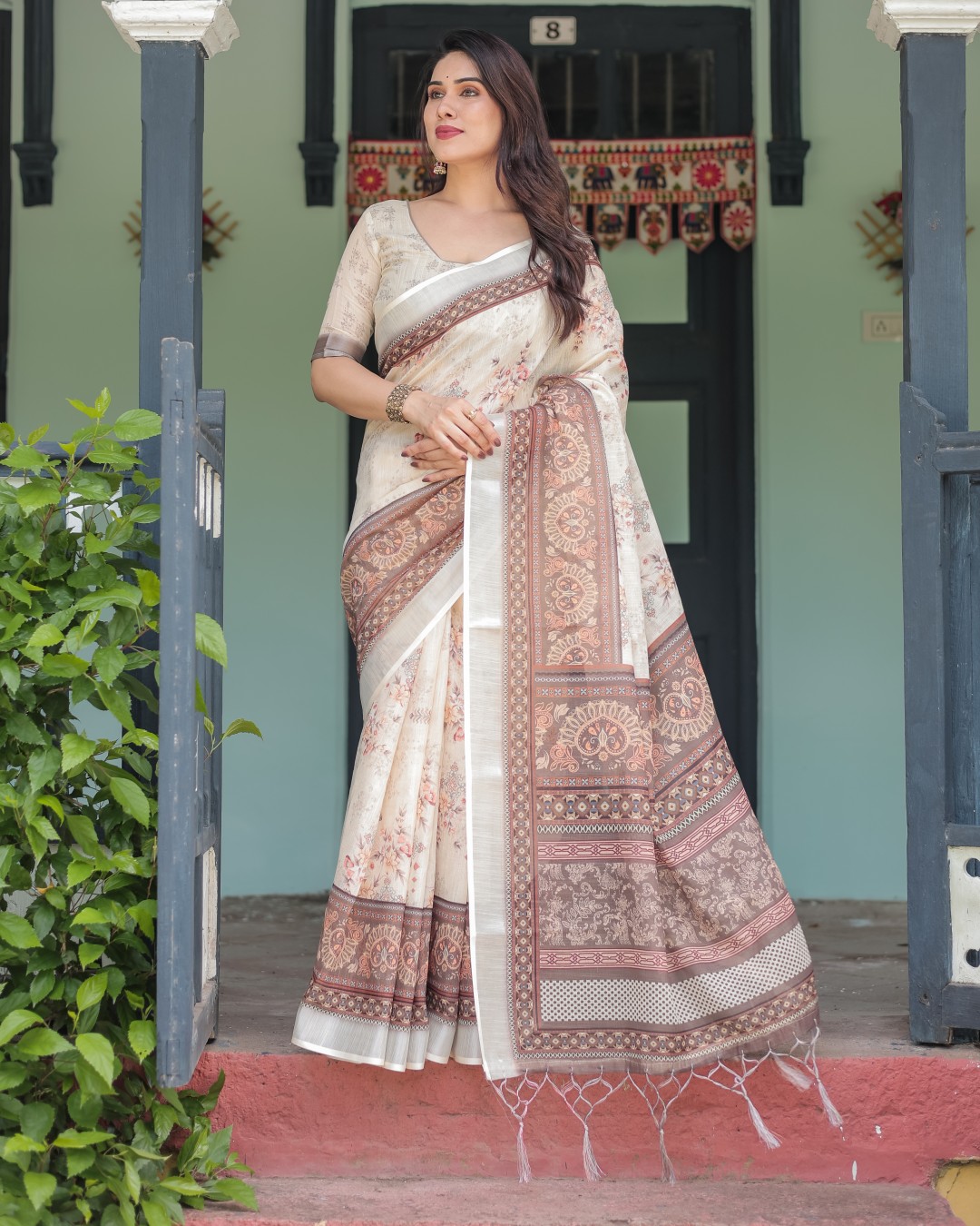 Pure Cotton Linen Saree with Floral and Foliage Prints, Contrast Border, and Tassels(Pack of 1)