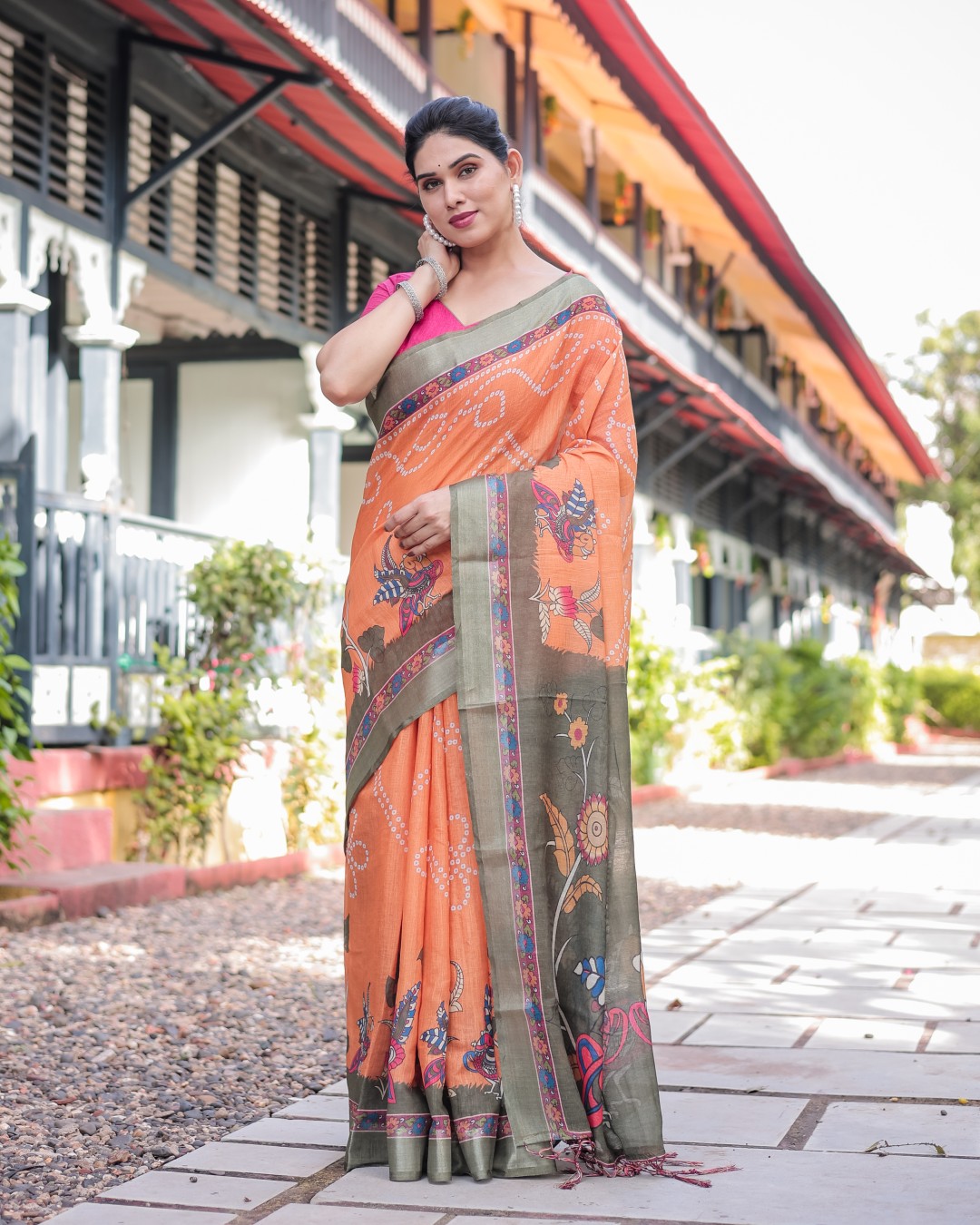 Floral Print Pure Cotton Linen Saree with Orange Border and Tassels(Pack of 1)