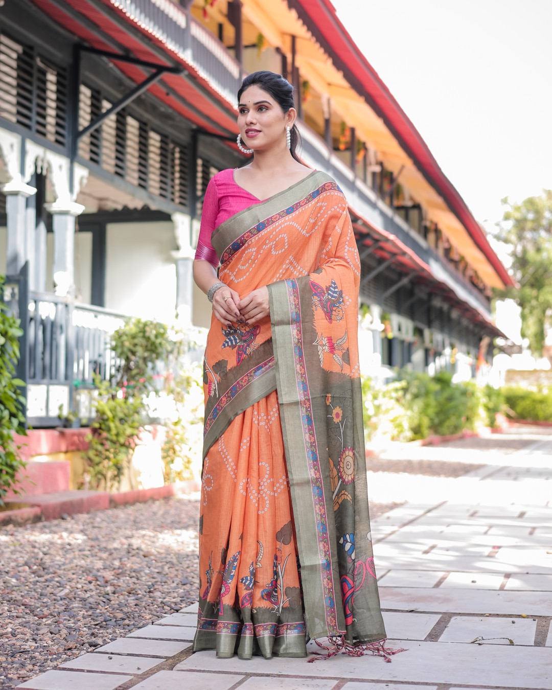 Floral Print Pure Cotton Linen Saree with Orange Border and Tassels(Pack of 1)