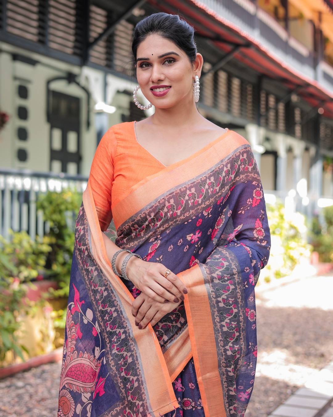 Floral Print Pure Cotton Linen Saree with Orange Border and Tassels(Pack of 1)