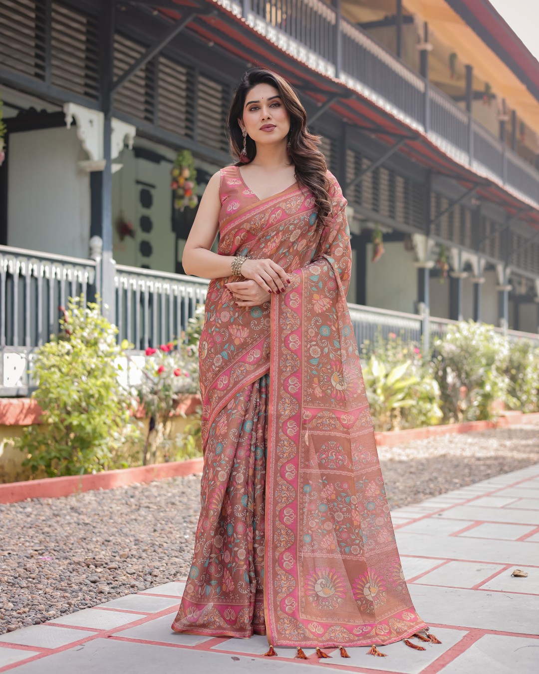 Handloom Cotton-Linen Saree with Floral Motifs and Rich Zari Border(Pack of 1)