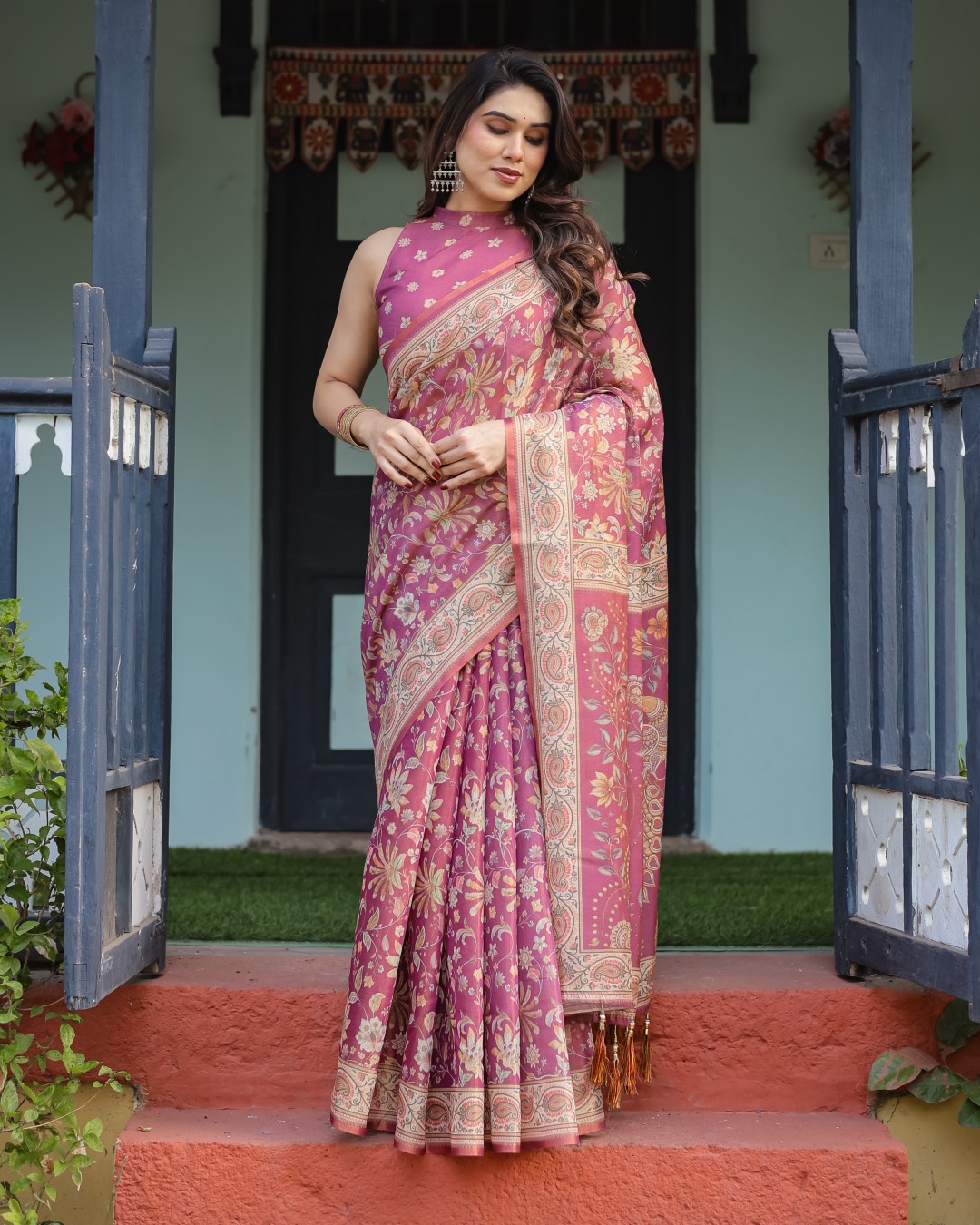 Handloom Cotton-Linen Saree with Floral Motifs and Rich Zari Border(Pack of 1)