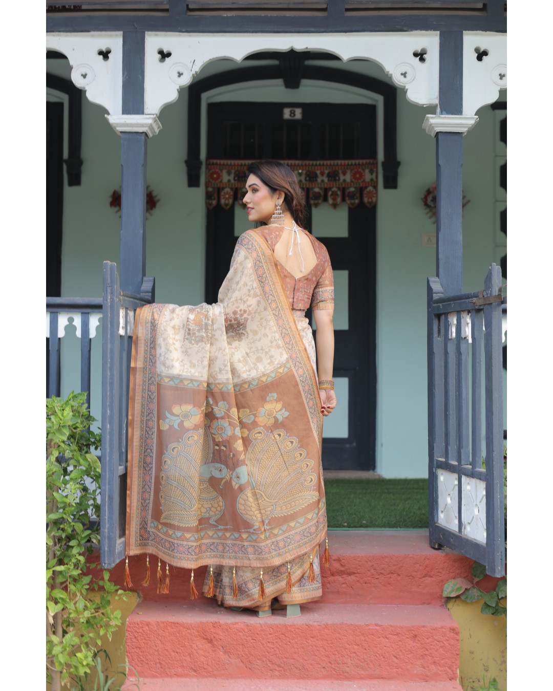 Handloom Cotton-Linen Saree with Floral Motifs and Rich Zari Border(Pack of 1)