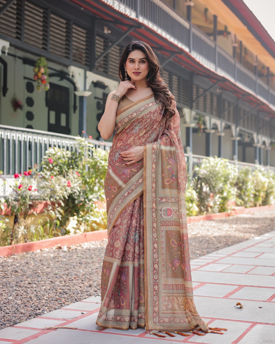 Handloom Cotton-Linen Saree with Floral Motifs and Rich Zari Border(Pack of 1)