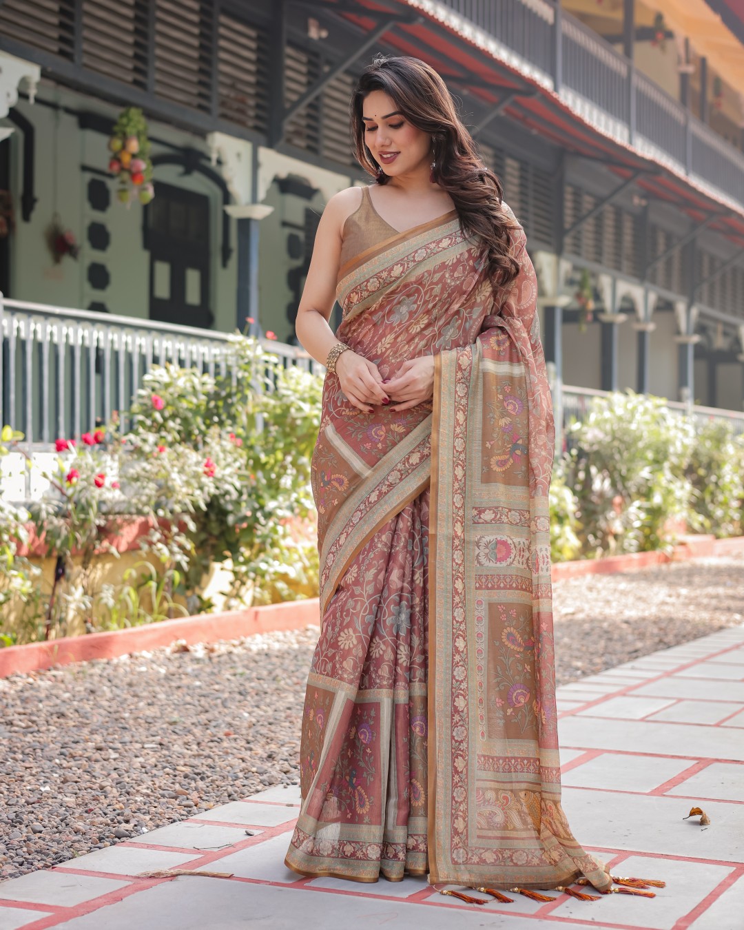 Handloom Cotton-Linen Saree with Floral Motifs and Rich Zari Border(Pack of 1)