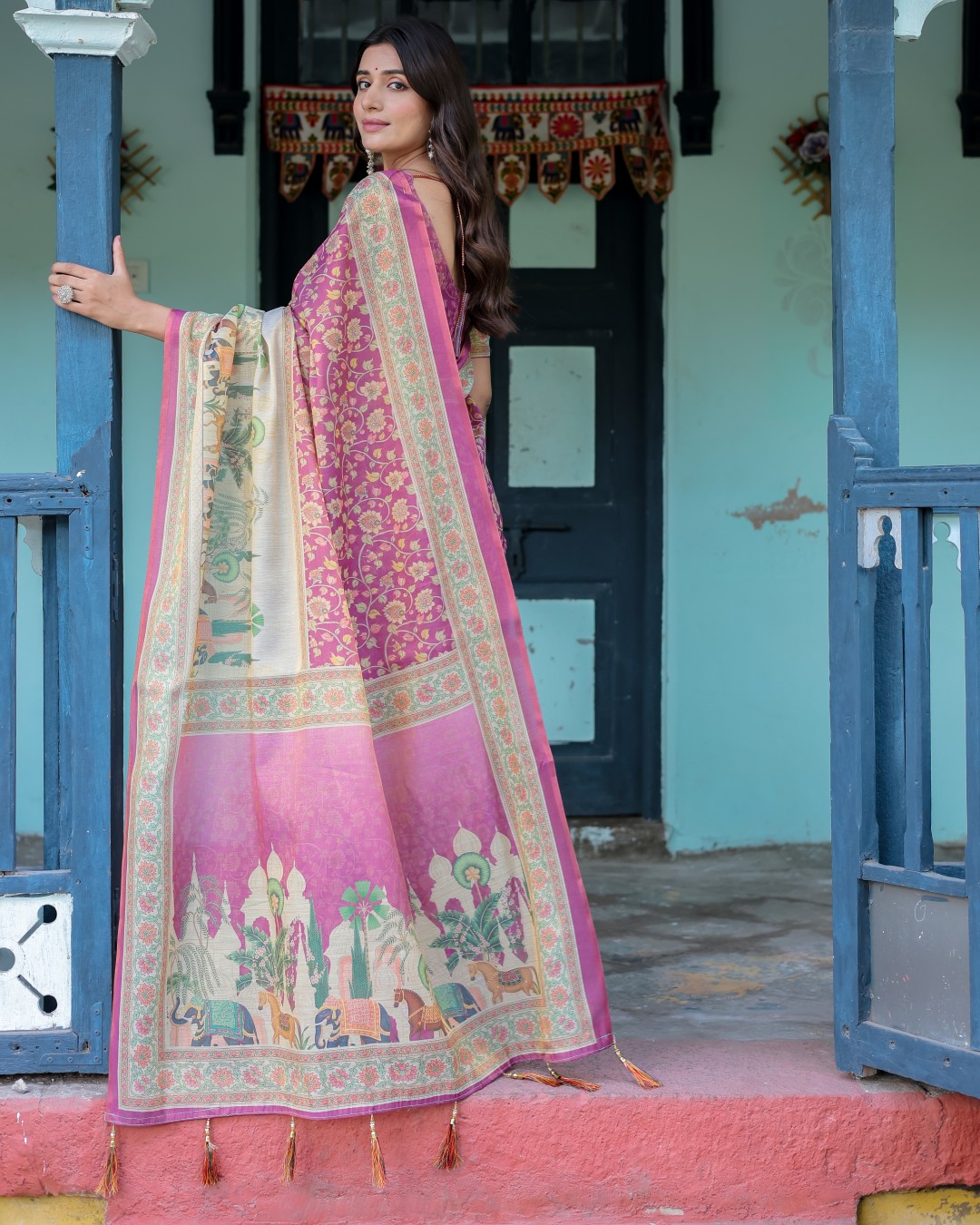 Handloom Cotton Saree with Bold Floral Print & Grand Peacock Pallu(Pack of 1)