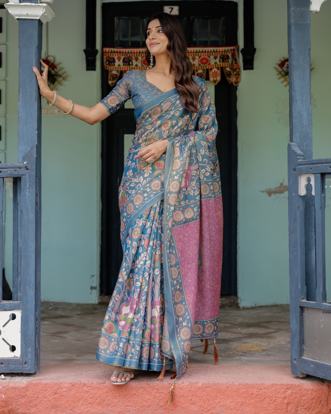 Handloom Cotton Saree with Bold Floral Print & Grand Peacock Pallu(Pack of 1)