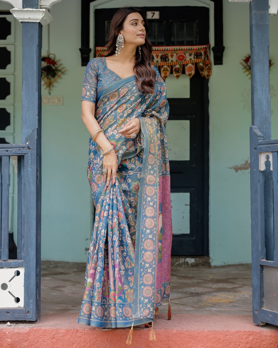 Handloom Cotton Saree with Bold Floral Print & Grand Peacock Pallu(Pack of 1)