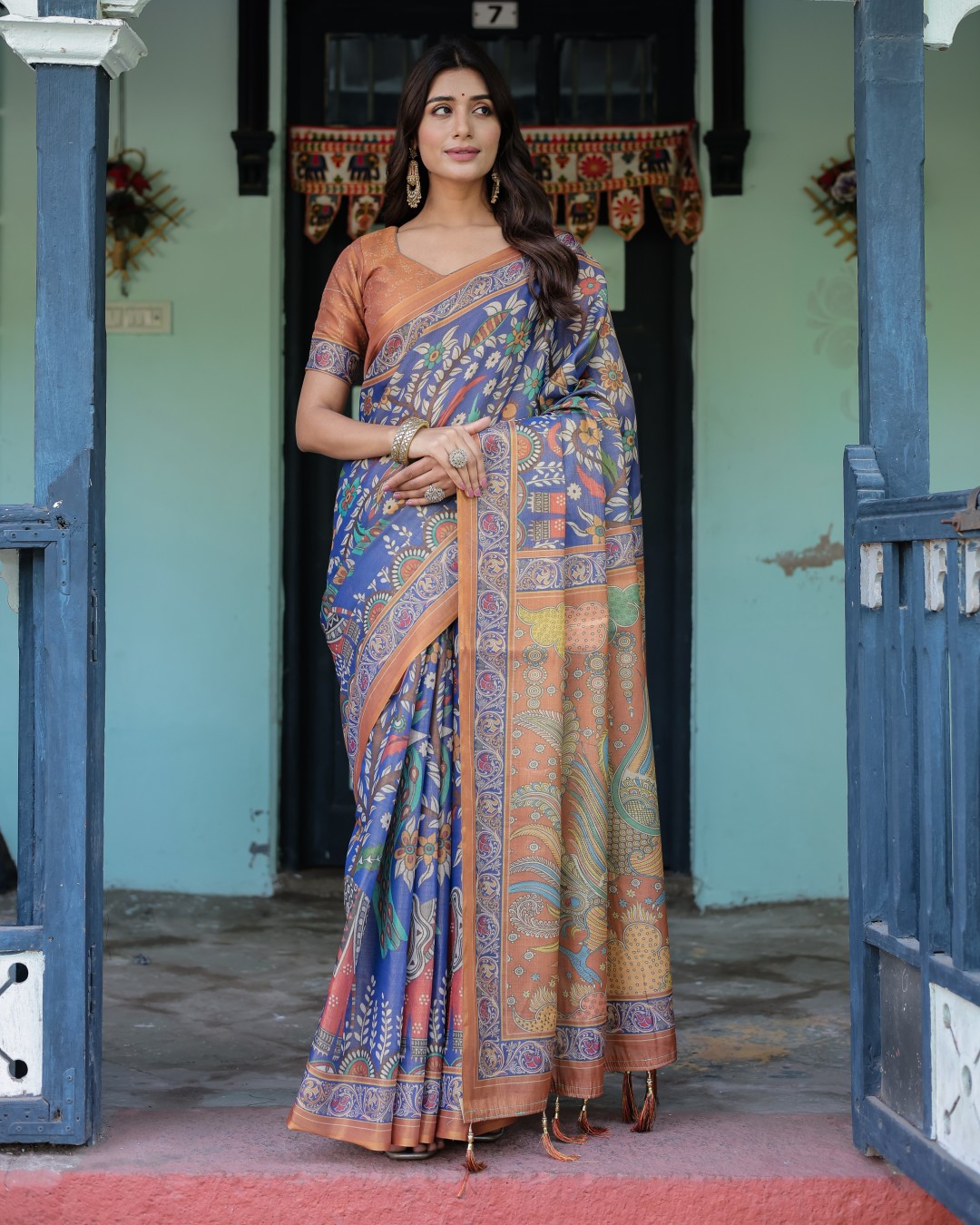Handloom Cotton Saree with Bold Floral Print & Grand Peacock Pallu(Pack of 1)
