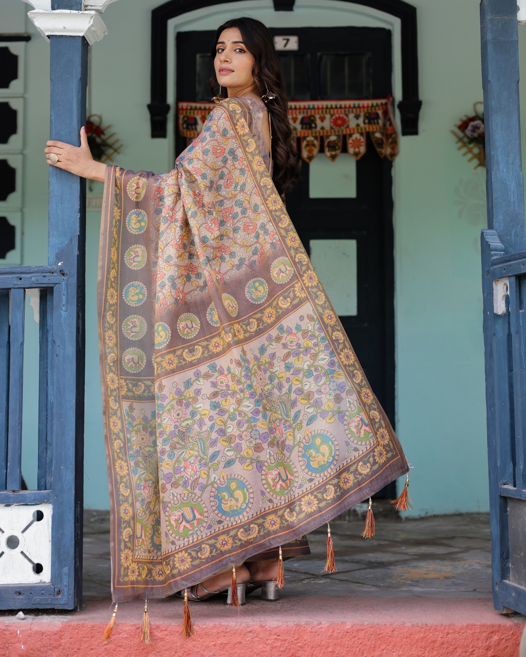 Handloom Cotton Saree with Mudra Motifs & Goddess Saraswati Pallu(Pack of 1)