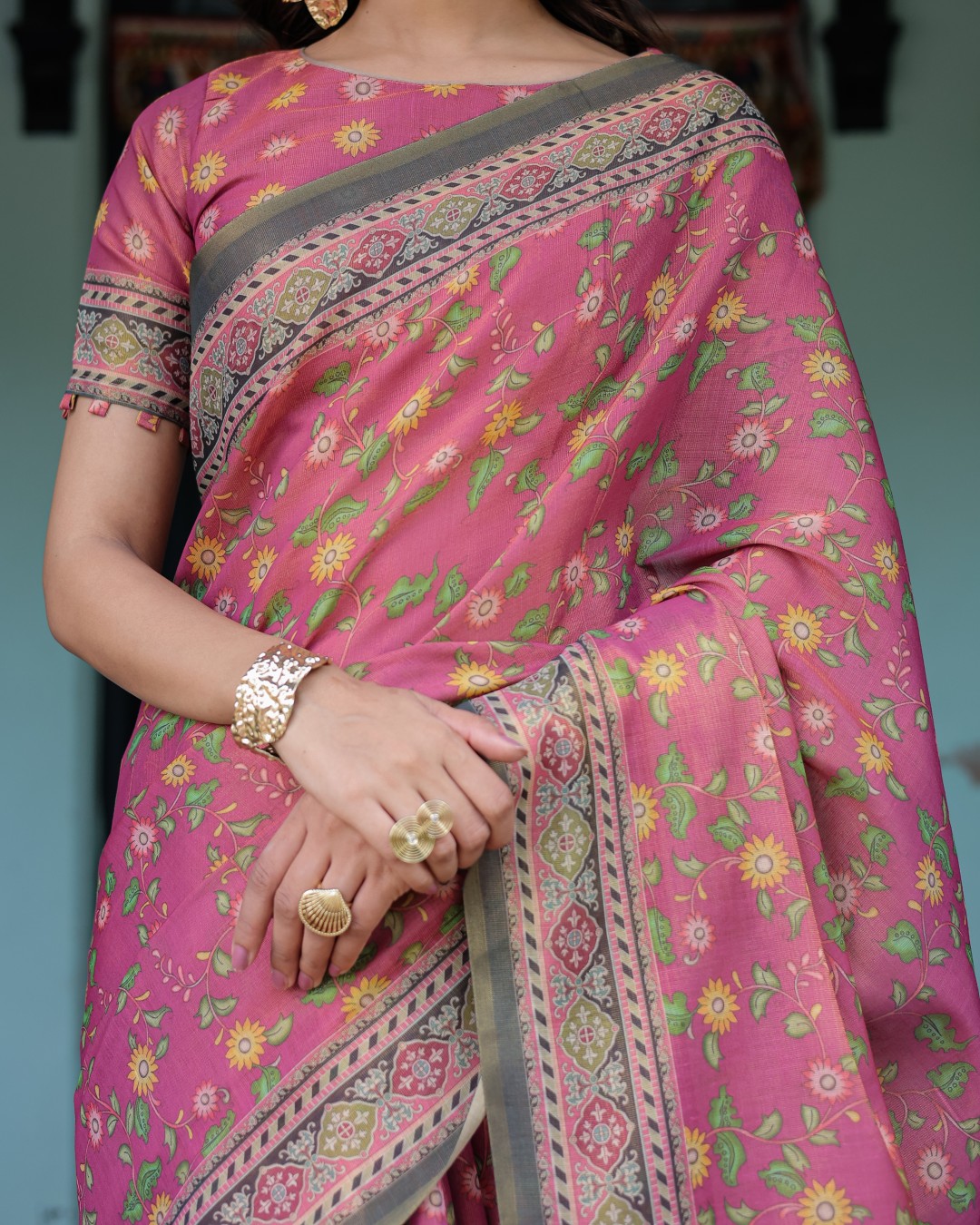 Handloom Cotton Saree with Mudra Motifs & Goddess Saraswati Pallu(Pack of 1)