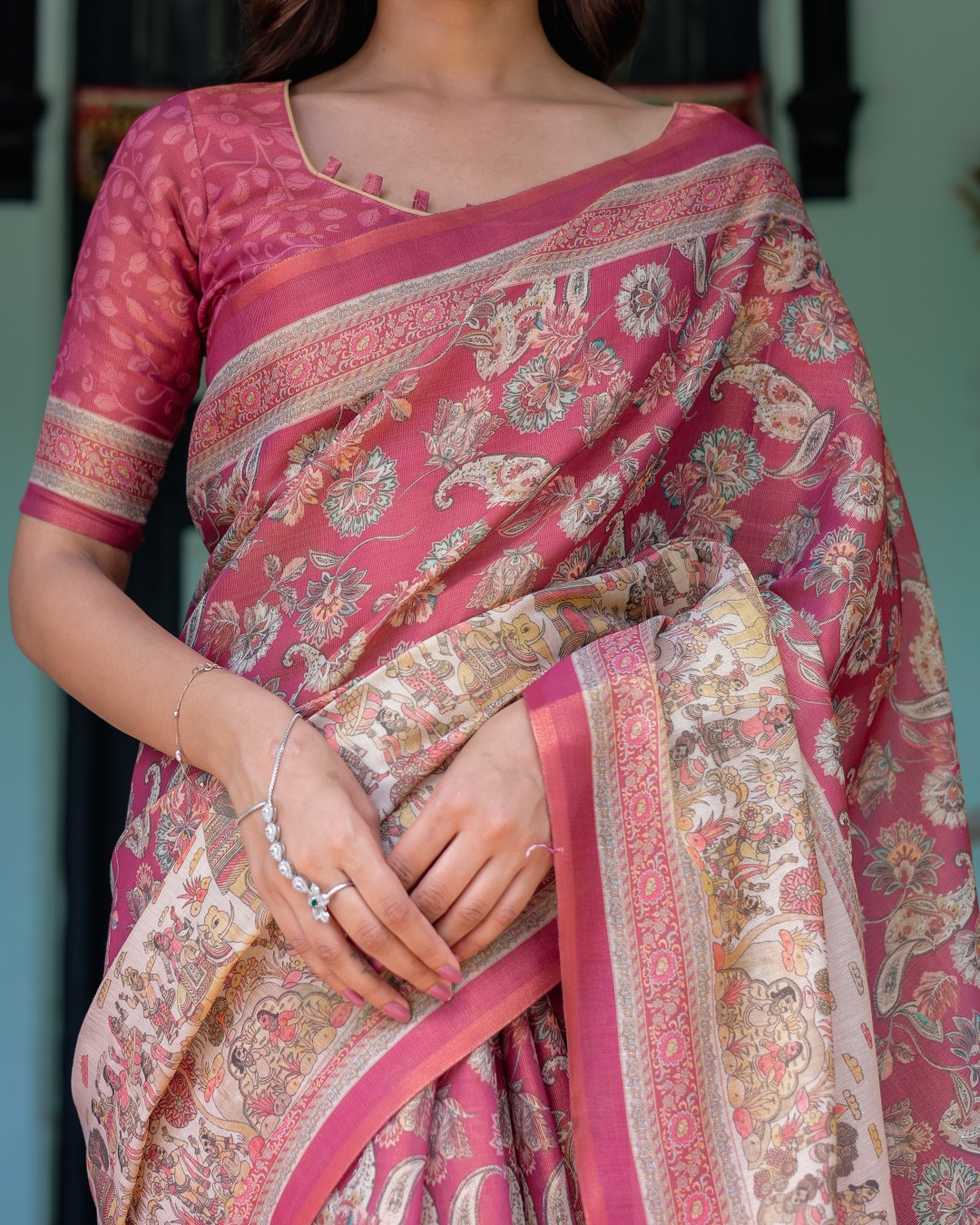 Handloom Cotton Saree with Cow Motifs & Temple Pallu Art(Pack of 1)