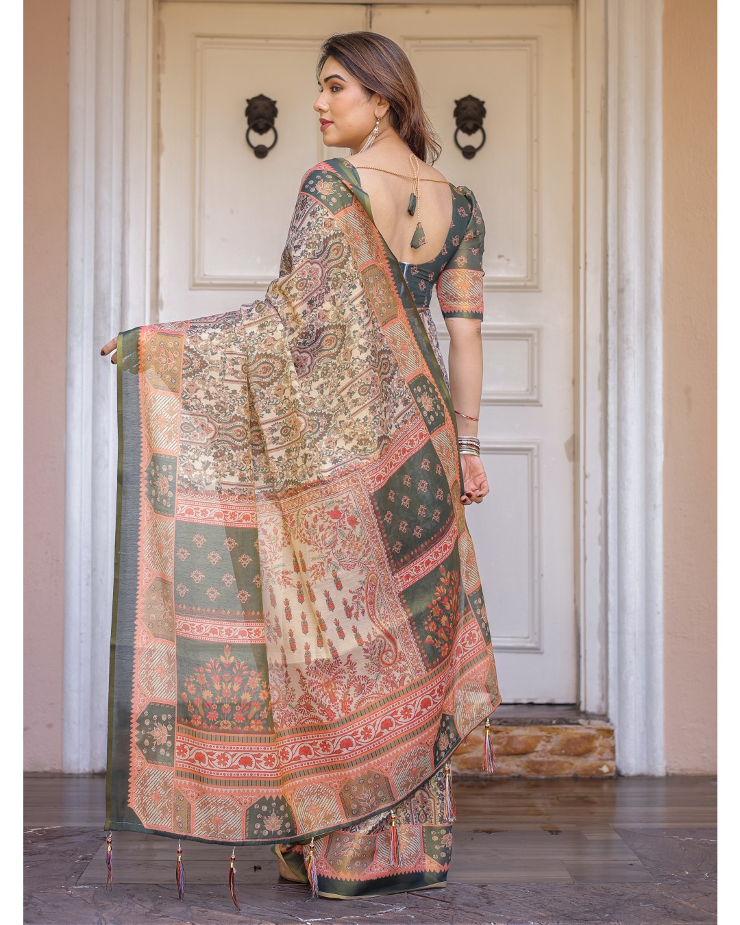 Floral Paisley Printed Handloom Cotton Saree with Heritage Border & Tassels – Festive Ethnic Wear(Pack of 1)