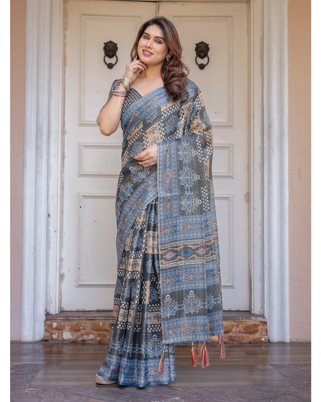 Scenic Landscape Printed Handloom Cotton Saree with Artistic Pallu & Tassels – Elegant Day Wear(Pack of 1)